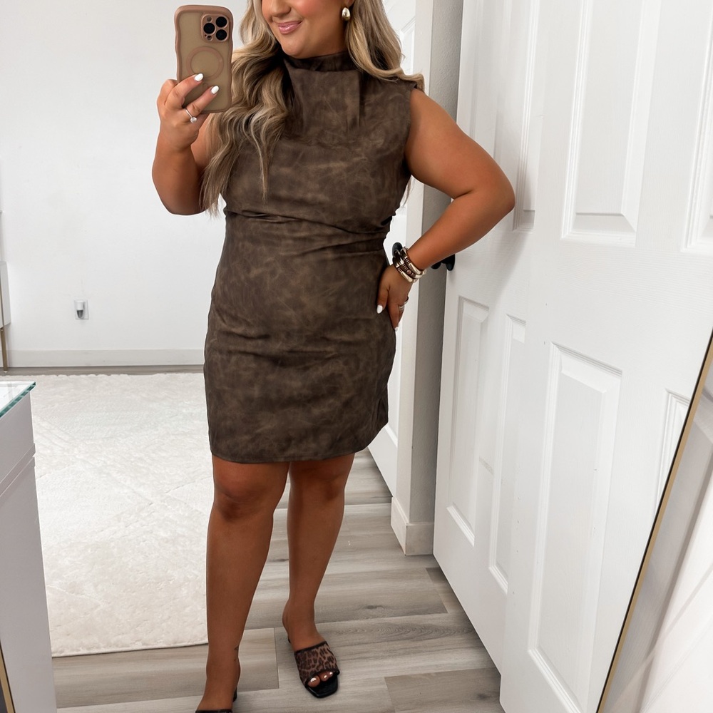 Elegant Brown Sleeveless Dress